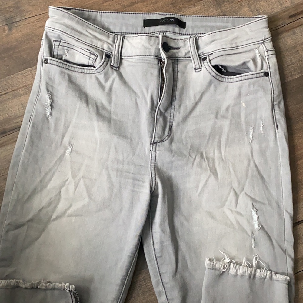 Grey Jeans - Picture 2 of 4